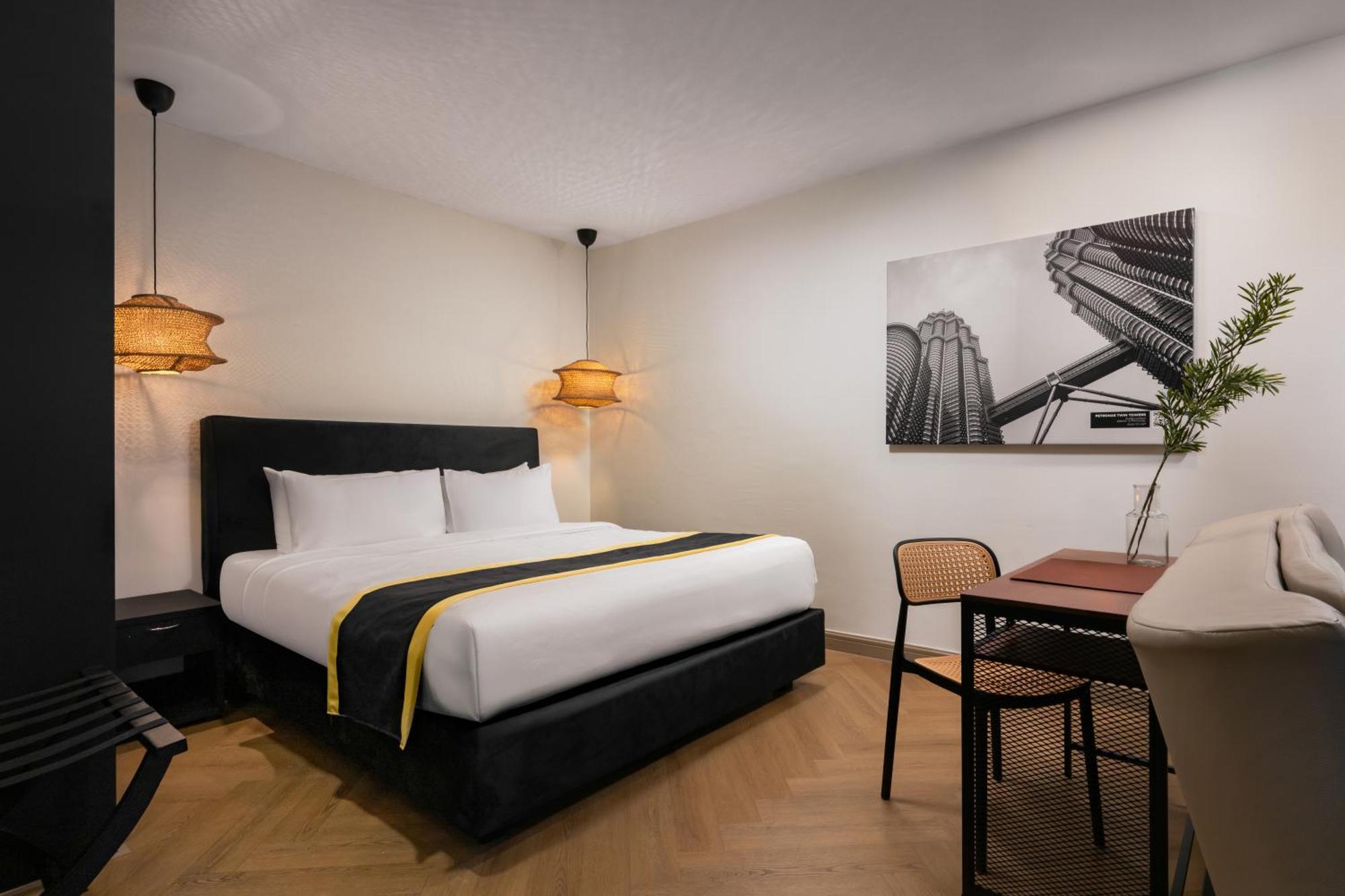 Bryqs Hotel Куала Лумпур Екстериор снимка